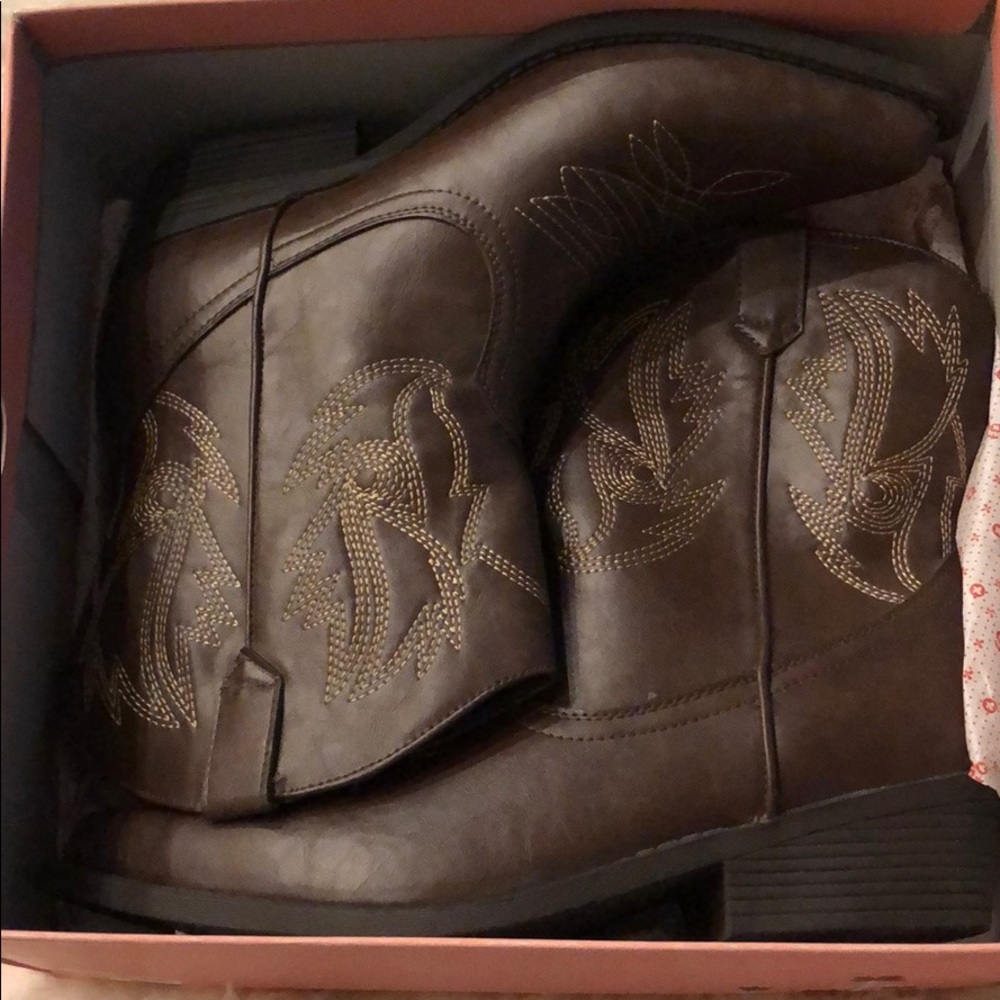 Cowboy boots 🤠